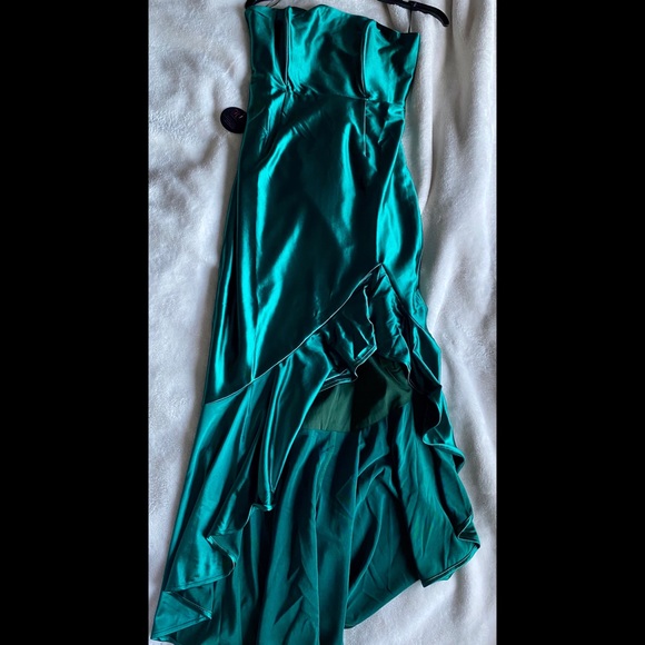 Emerald Green Satin Dress! - Picture 2 of 7